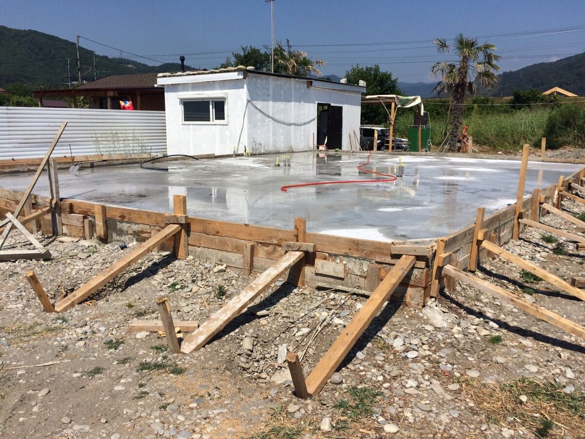 Бетонная плита