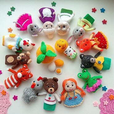 Куклы для пальчикового театра можно купить в магазине, а можно смастерить самим дома.