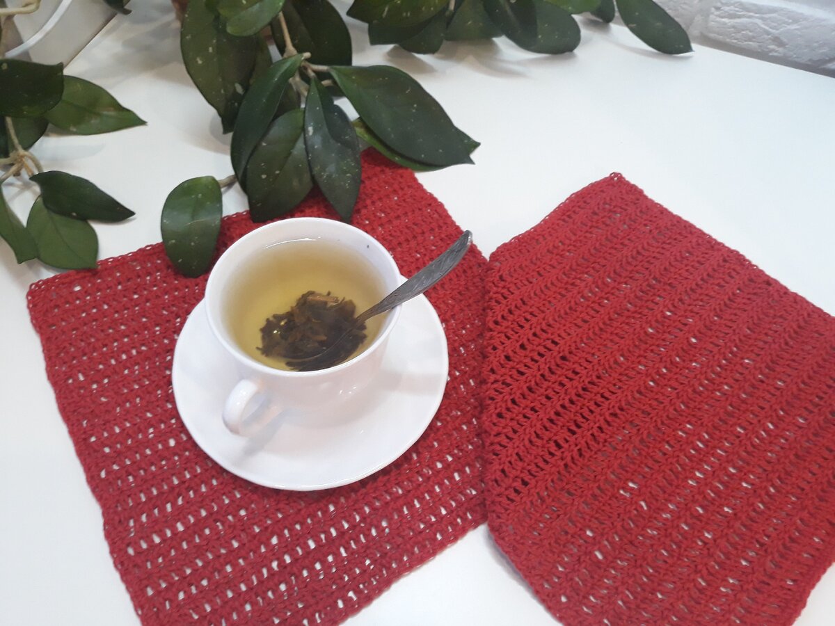 Красные салфетки крючком