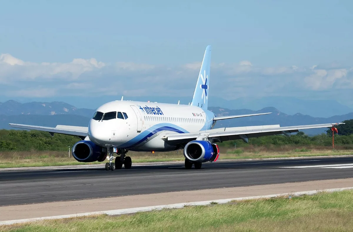 Sukhoi superjet. Sukhoi Superjet 100. Самолёт Суперджет 100. Сухой Jet 100. Супер Джет 100 самолет