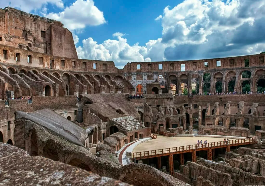 Покажите колизей. Колизей в Риме. Древний Рим Римский Колизей. Колизей в Риме 2023. Колизей в Риме реконструкция.