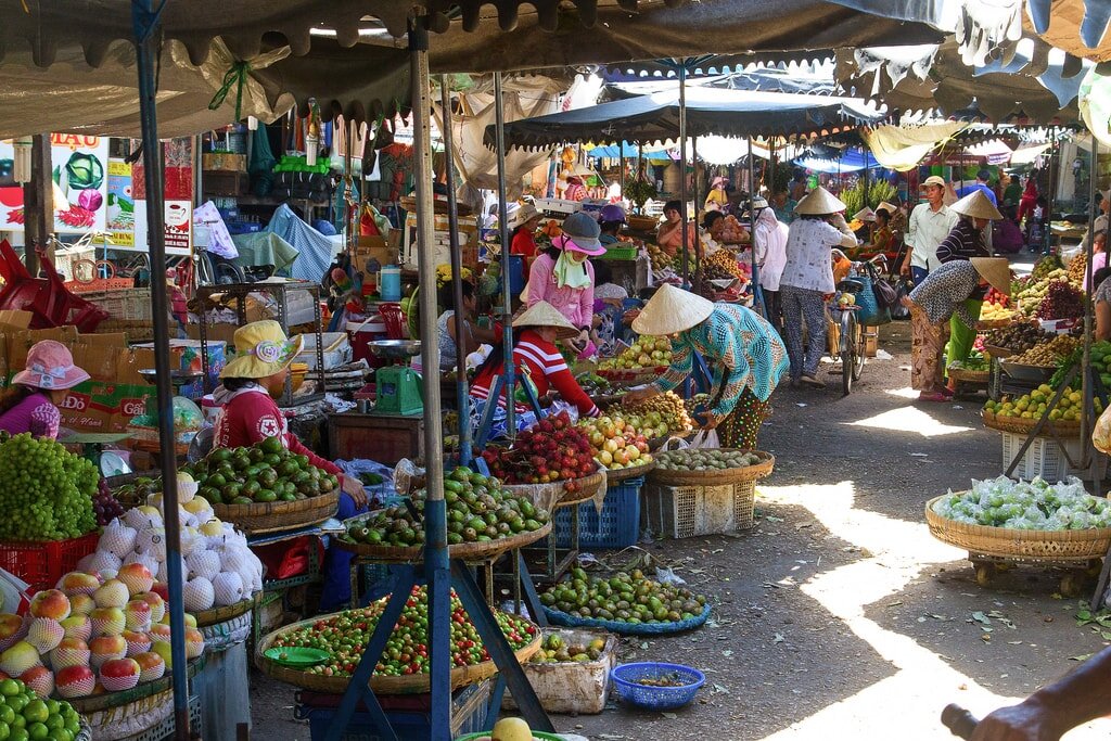 фото взято с ресурса https://heartnhatrang.com/blog/2018/04/12/local-market-vinh-hai-market/