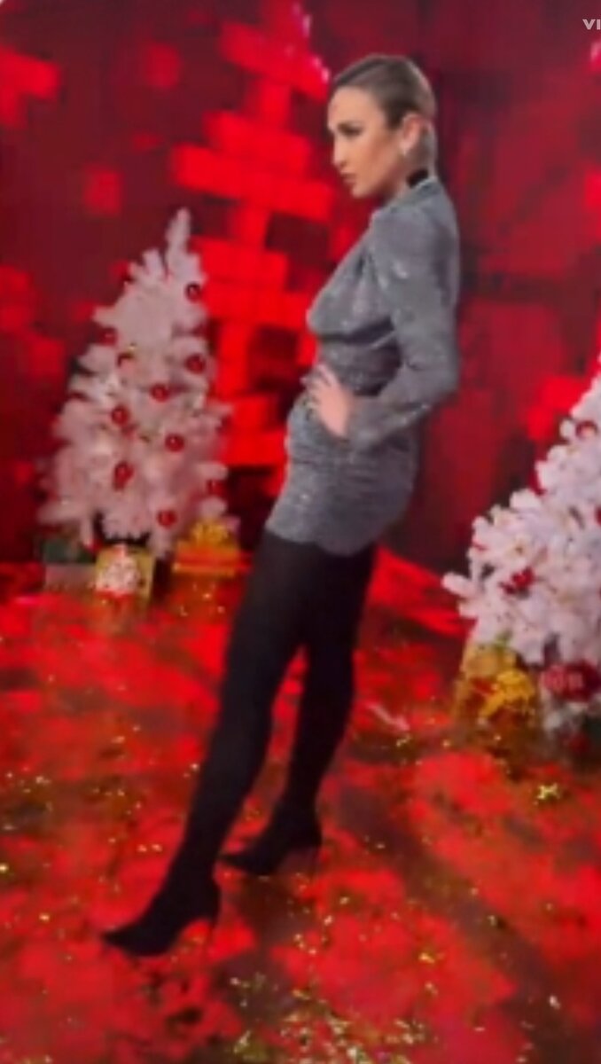 Ольга Бузова в коротком платье