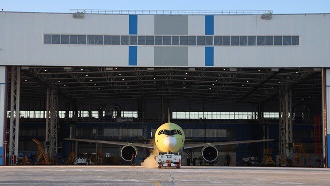Первый российский серийный самолет МС-21-300 с отечественным композитным крылом. Взято из Яндекс-картинок 
