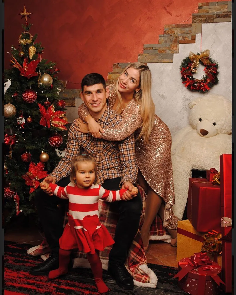 Семейное фото Малиновских. Источник : instagram @roksana_mali7 