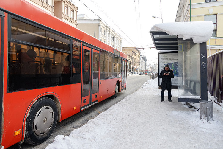 Московская 22 казань. 15 Автобус Казань. Красный автобус Казань. Новые автобусы Казань. Автобус Москва Казань.