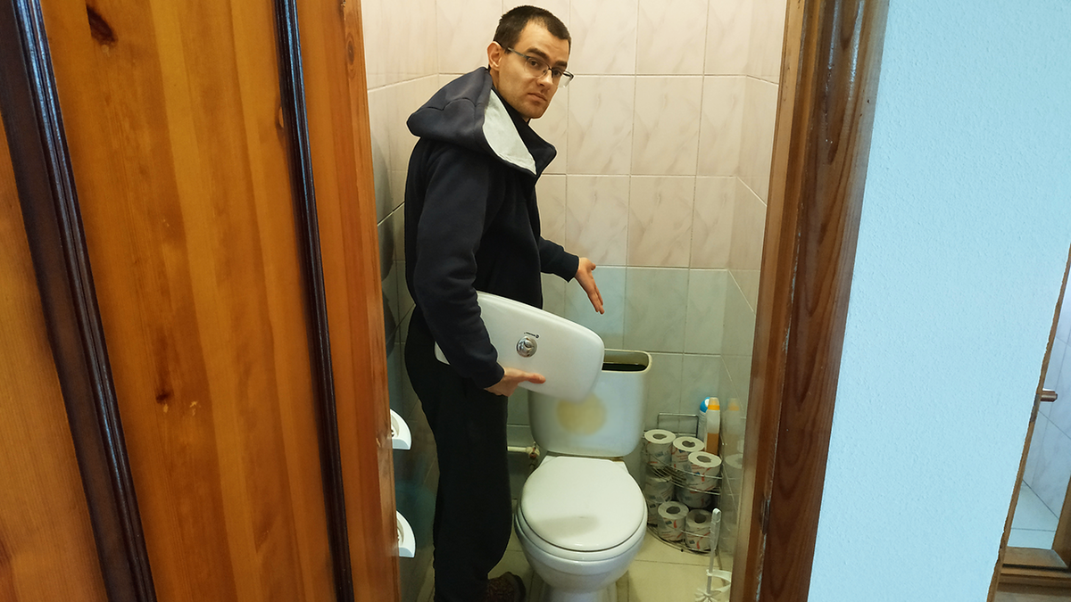 Ремонтирую унитаз