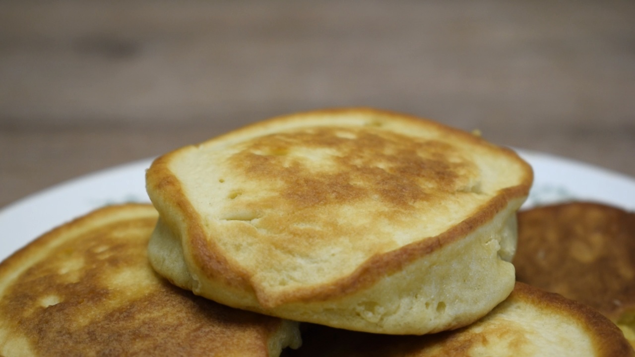 Оладьи как пончики на сметане, самые вкусные и пышные. Завтрак за считанные  минуты