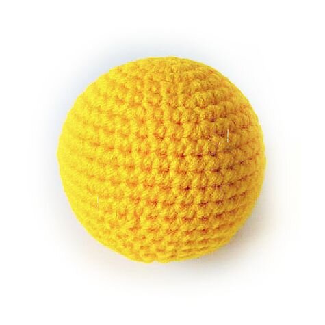 Получиться должен вот такой шарик. Объем шарика можно регулировать кол-вом рядов с прибавками и рядов "без изменений"