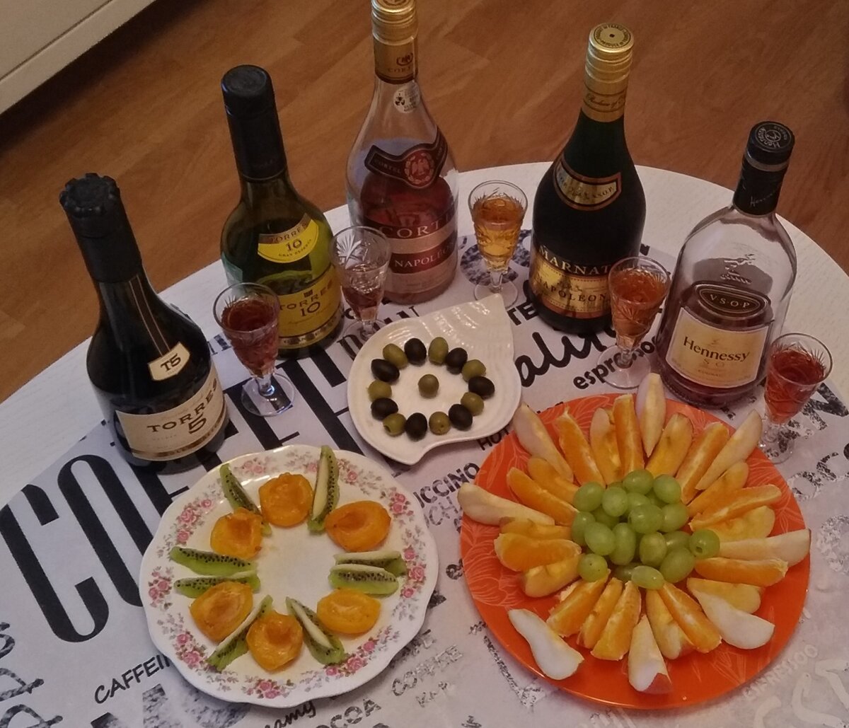 Коньяк и закуска