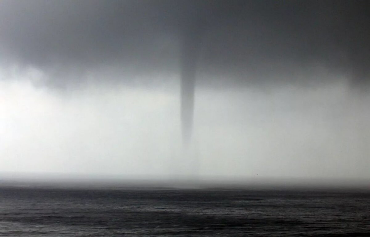 © CC BY 2.0 / Jef Nickerson / Waterspout