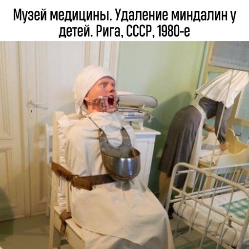 Я хрипела и кровь клокотала в горле,этот металлический вкус,ммммм И весь передничек потом в кровяных сгустках