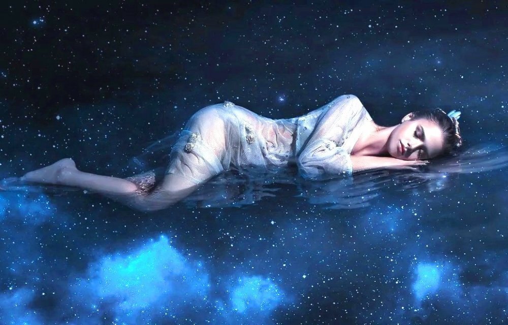     Гадания под подушку Екатерина Лебедева