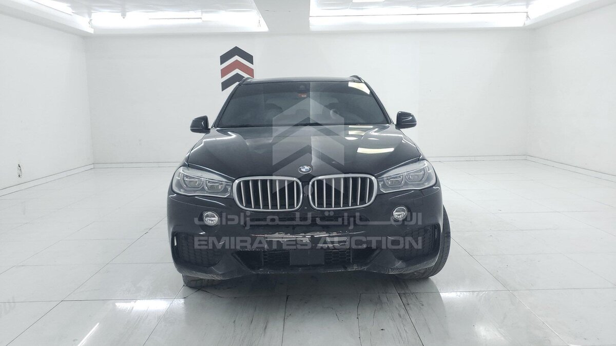 BMW X5 xDrive 40d с шильдиком "Автотор"
