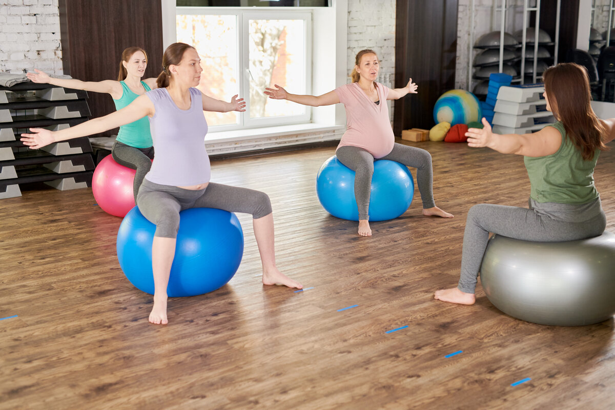 Заниматься пилатесом могут даже беременные женщины.