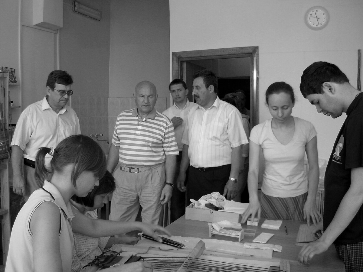 Лужков и свита