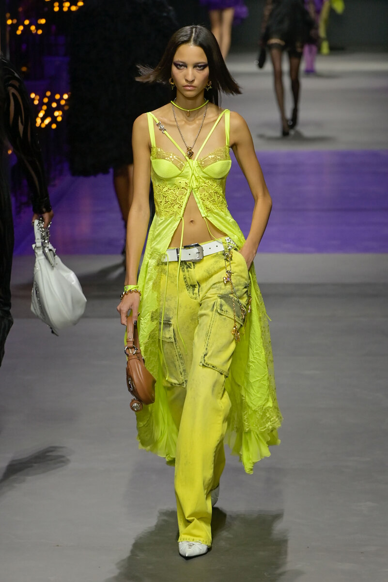    Versace весна-лето 2023LEGION-MEDIA