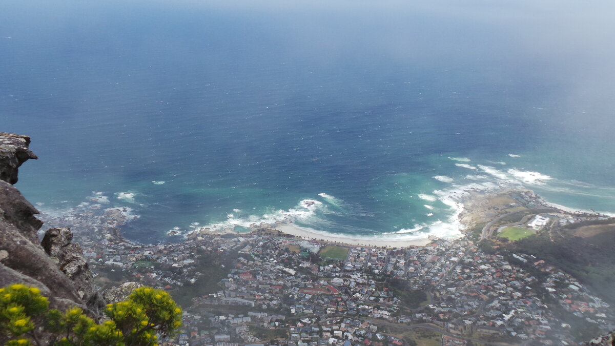 Бухта Кейптауна. Вид со Столовой  горы.  