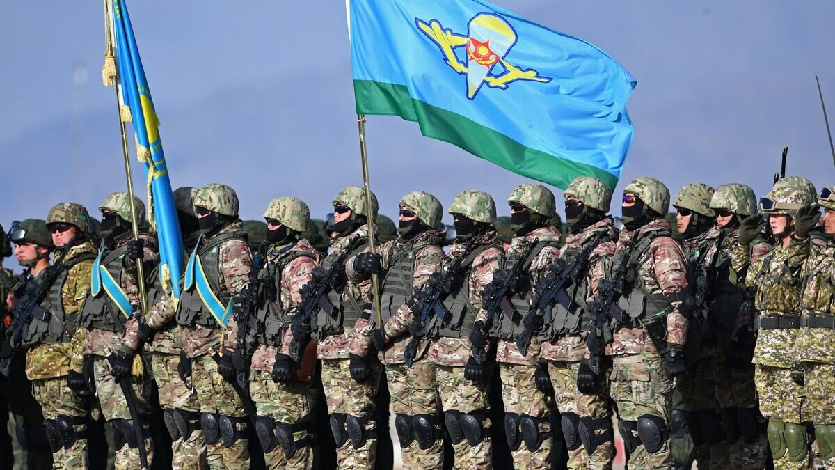    Военнослужащие армии Казахстана во время учений ОДКБ "Взаимодействие-2018"© РИА Новости / Михаил Воскресенский