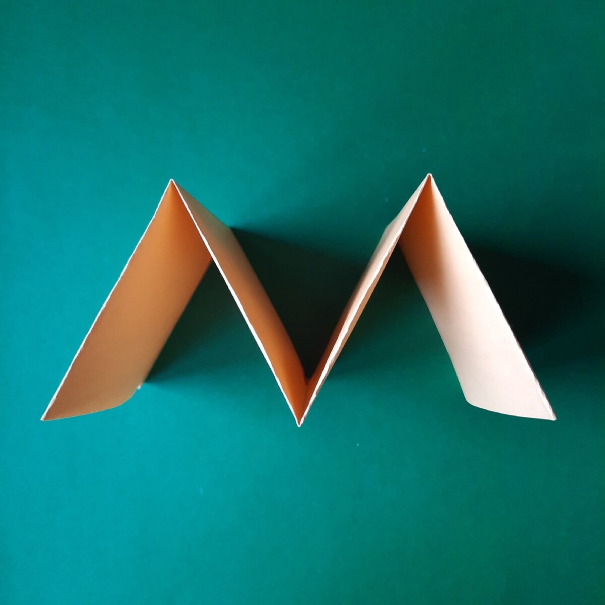 Трубу складываем буквой "М". Вот такое метро получается.