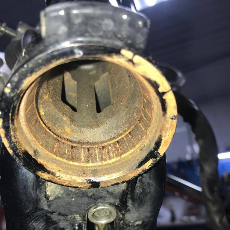 Ржавая обойма рулевого подшипника