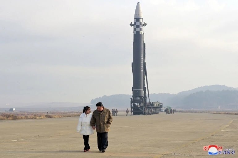 Ким с дочей на очередном пуске