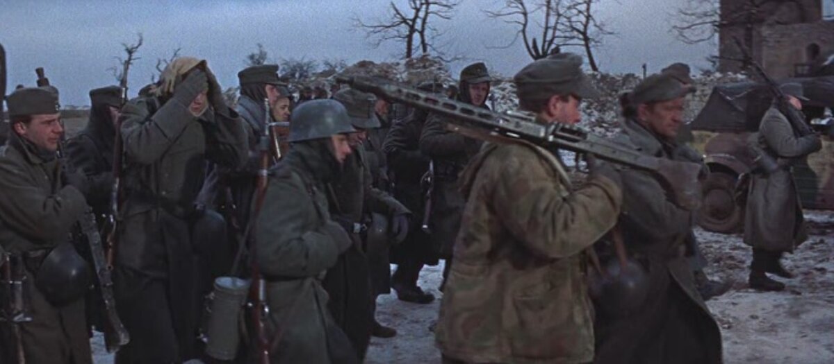 Немецкие солдаты с пулеметом. Кадр из фильма