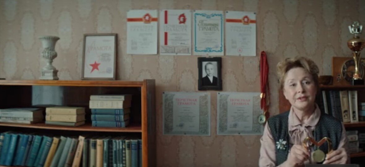 ...ваши родители наклеивали ваши грамоты и вешали медали прямо на стены