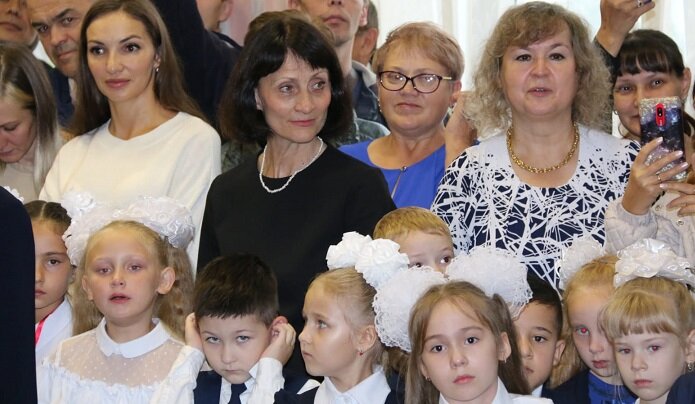  В какой-то момент Миша заткнул уши. /товарищ не понимает пока, что значит - торжественное собрание)))/