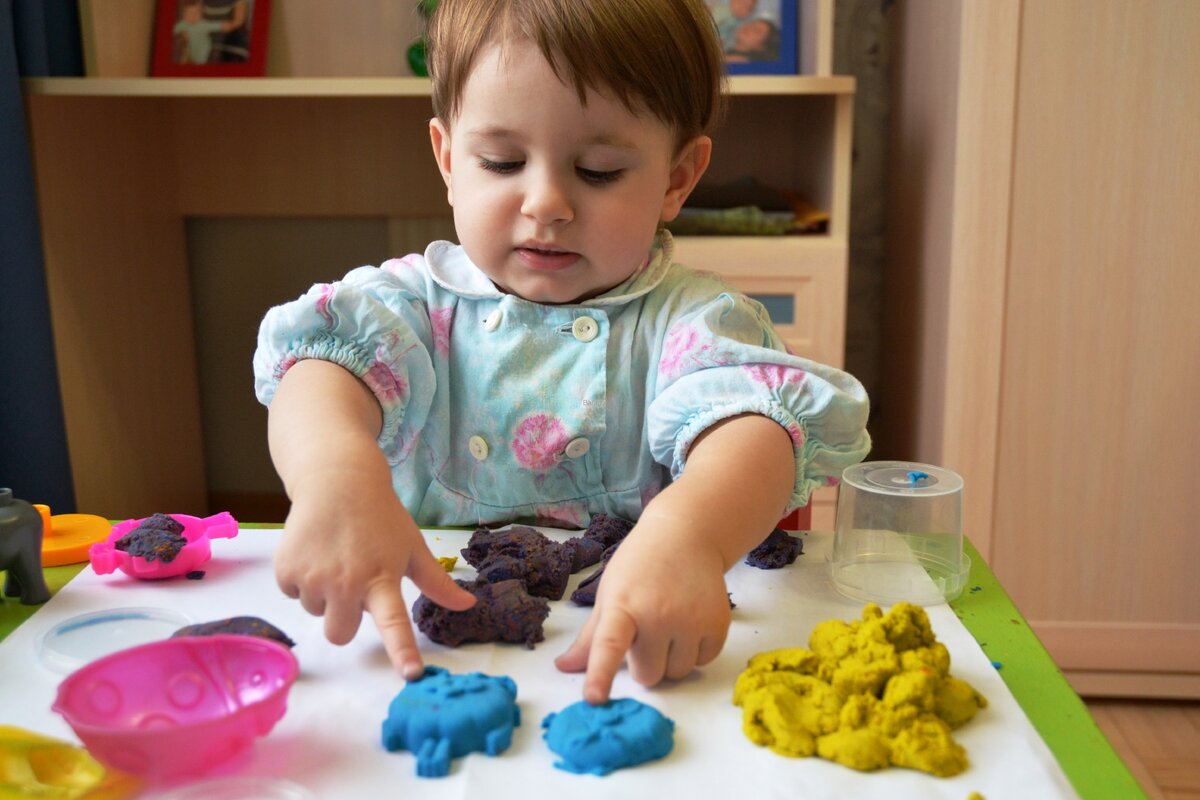 изображение взято с ссайта https://klubmama.ru/podelki-iz-plastilina/11948-plastilin-jasli-podelki-57-foto.html