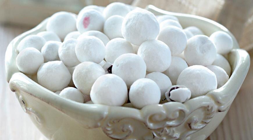 Клюковка в сахарной пудре.
