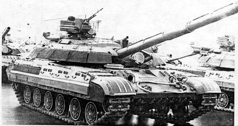 Рис. 1. Танк Т-64ВМ2 (Т-64У), модернизированный для продления срока  службы. Обращают внимание дополнительное бронирование  башни   и новые  бортовые  экраны