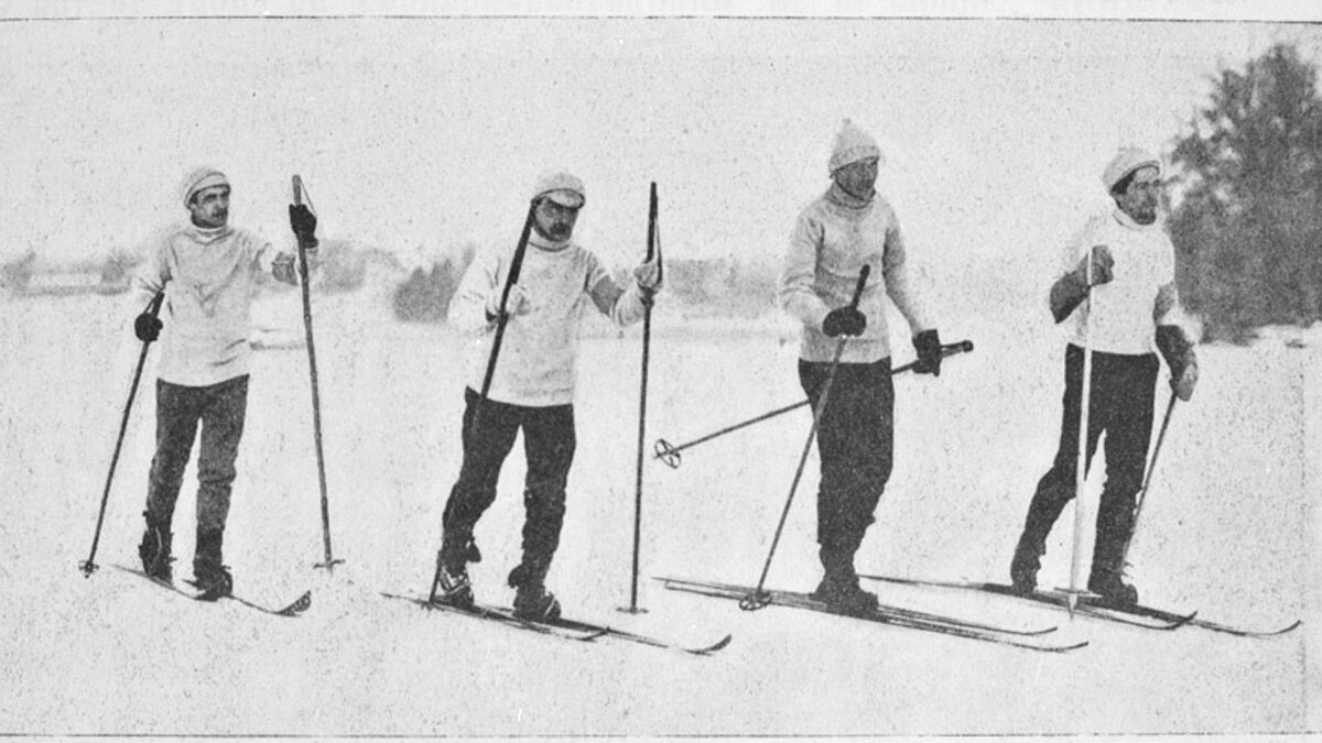 Члены Сокольнического кружка лыжников. 1913 год. Фото: Золотарев / russkiymir.ru