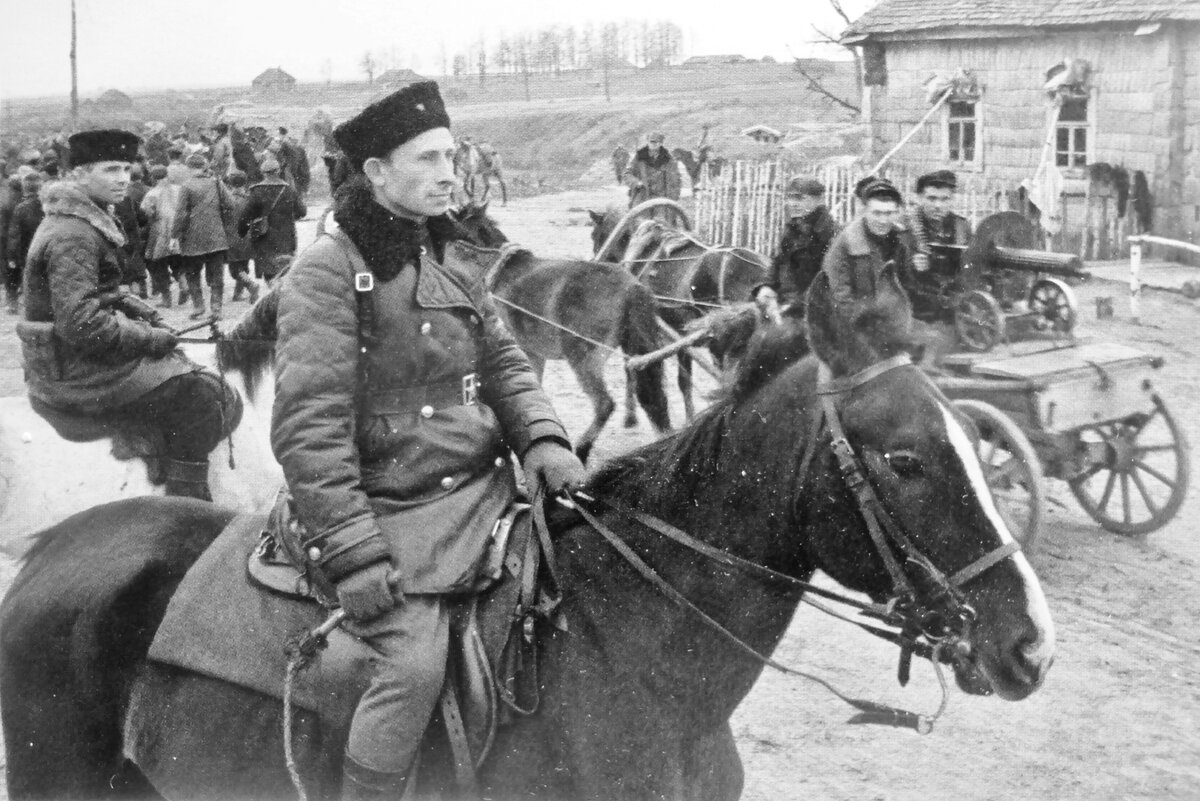 После жуткого первого года войны, когда большинство созданных в ту пору партизанских отрядов и диверсионных групп погибло, движение все же смогло выстоять и в последующие годы сделать немало для разгрома немецких войск.