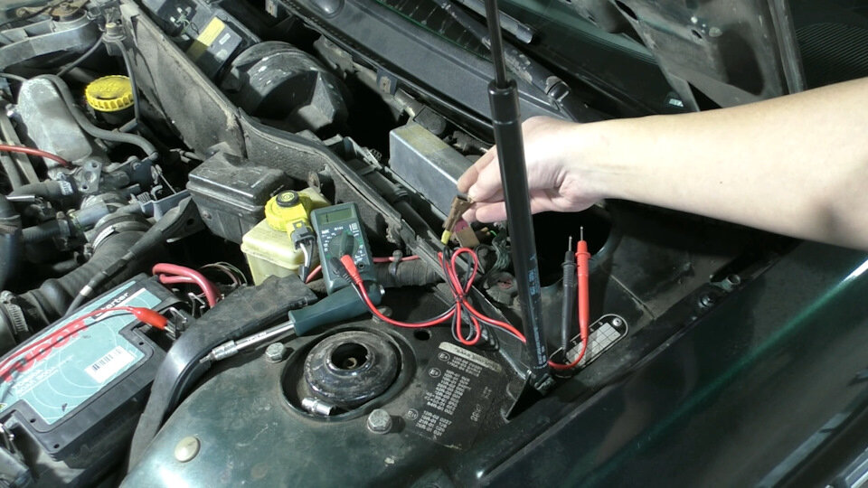 передний левый