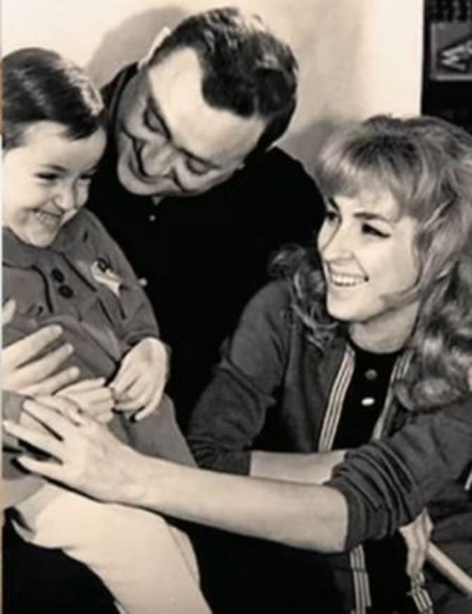 Лолита Милявская с родителями, 60-е
