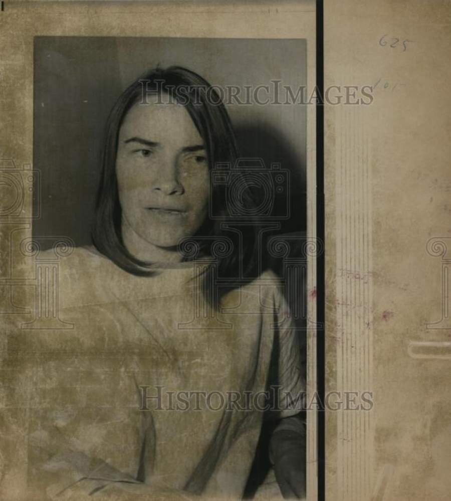 официантка Дайна Палена