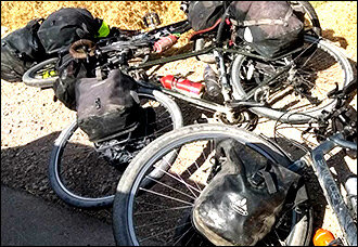 Место наезда на велосипедистов в Таджикистане. Фото с сайта Ozodi.org 
