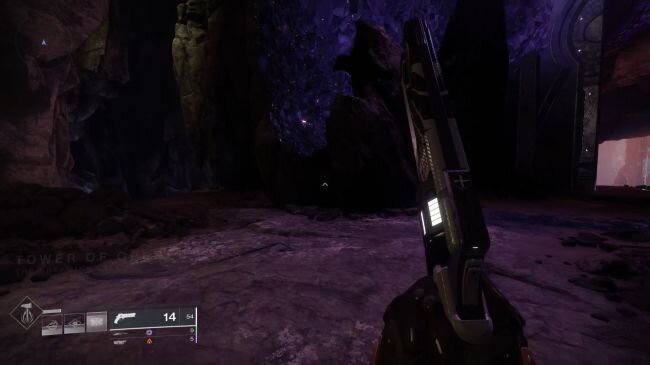 Первая Моховая Платформа находится слева от двери Калли.