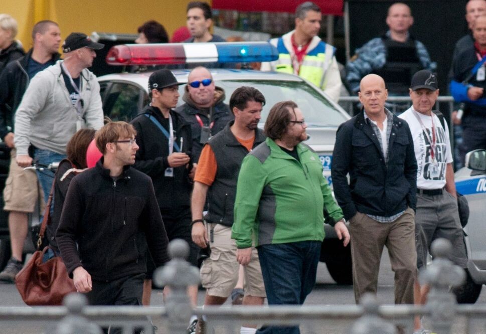 Кадры со съемочной площадки "Джона Макклейна"