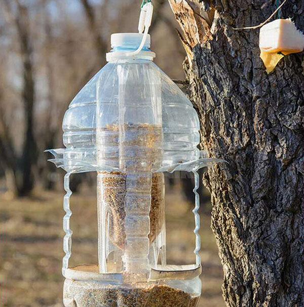 Кормушка для птиц из пластиковой бутылки своими руками
