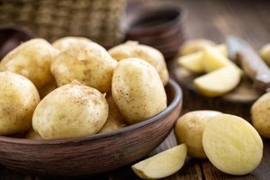 Любопытные способы использования картофеля в косметических целях