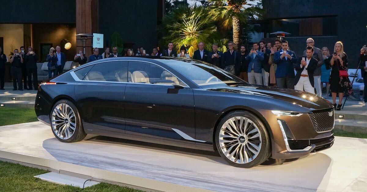 Cadillac седан 2021