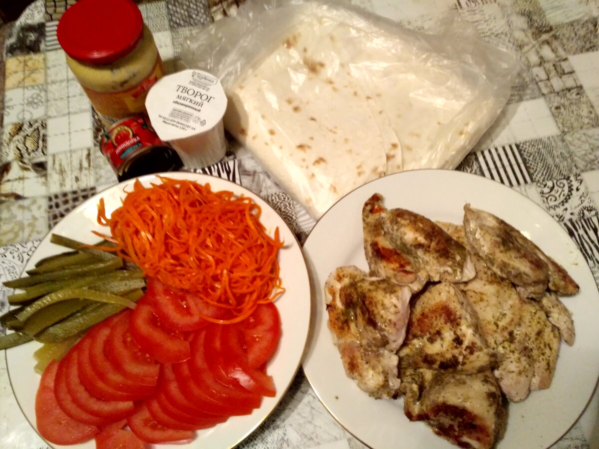 Здесь продукты на 4 шаурмы и часть грудки на завтра.