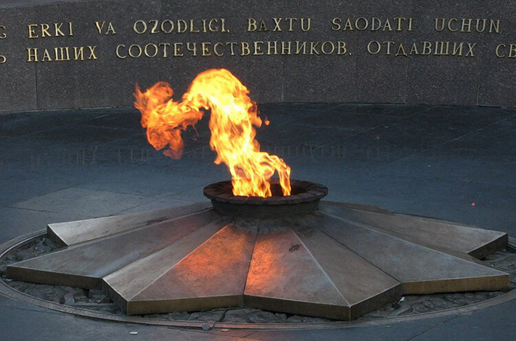 Вечный огонь в Ташкенте. Фото с сайта Nuz.uz