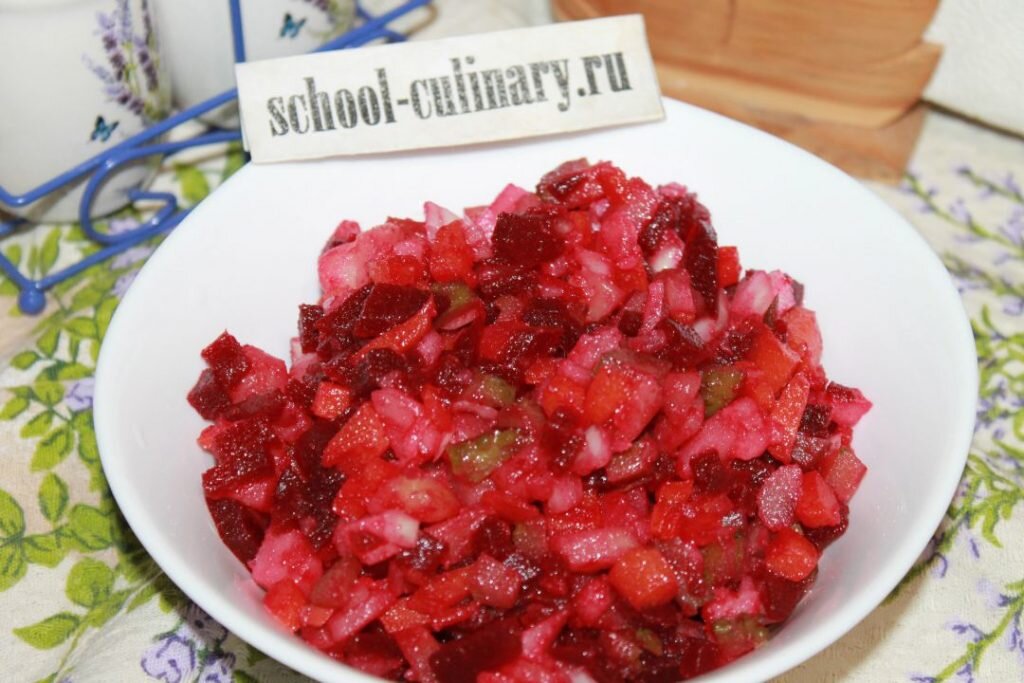 винегрет с горошком и капустой. винегрет с квашеной капустой. калорийность винегрета без капусты. винегрет с фасолью и свежим огурцом. винегрет без огурцов.