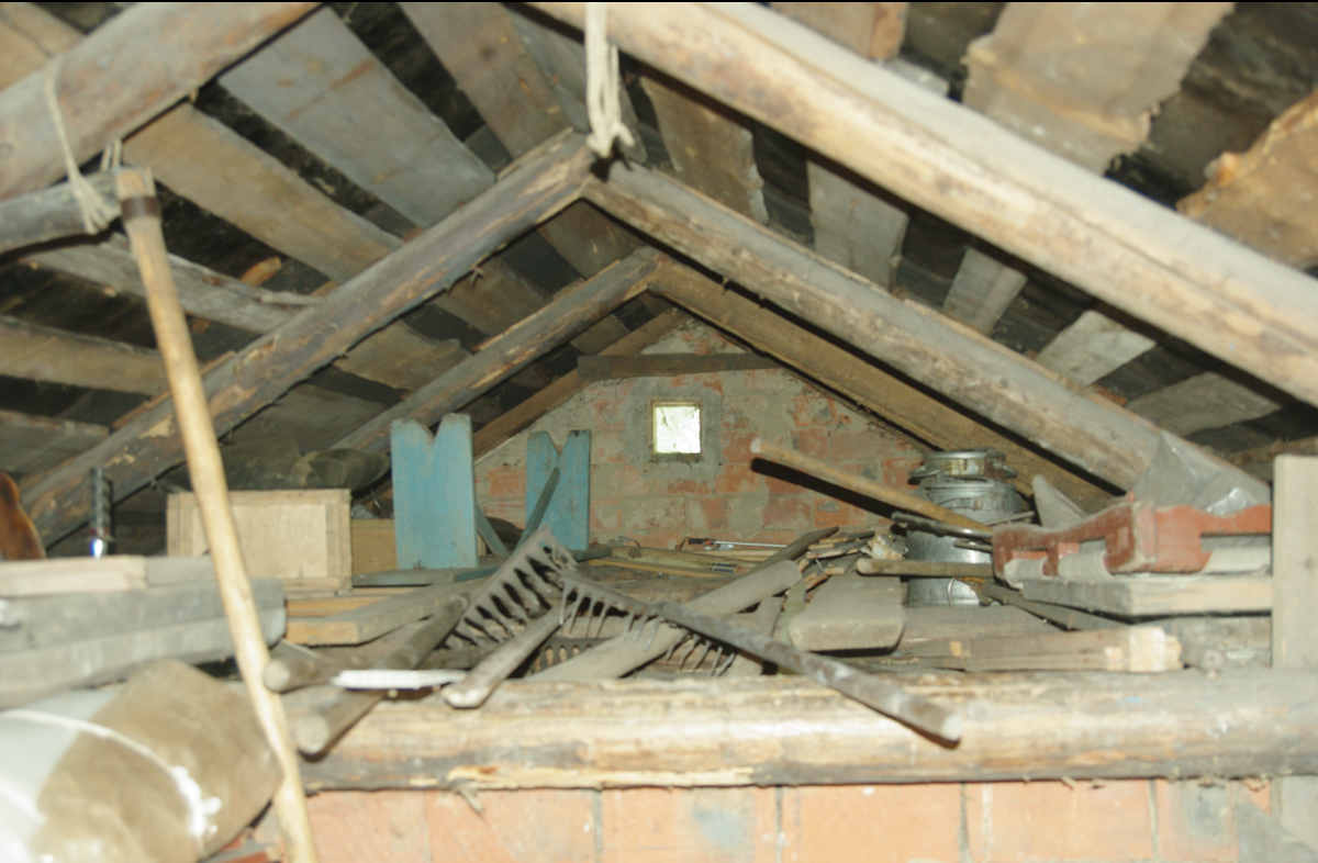 Чердак Сарая. Именно тут по поверьям могла прятаться нечистая сила. Кира Хасл. Авторское фото. 