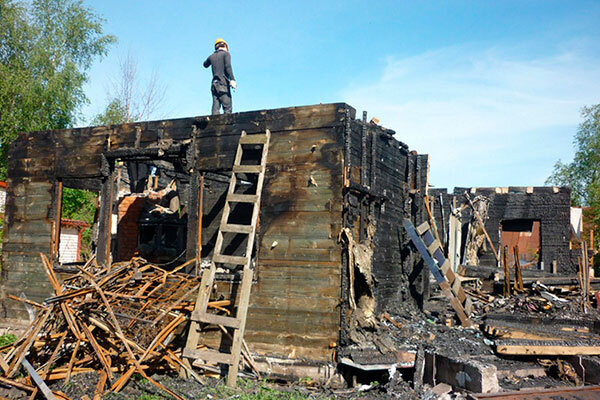 Снос загородного дома