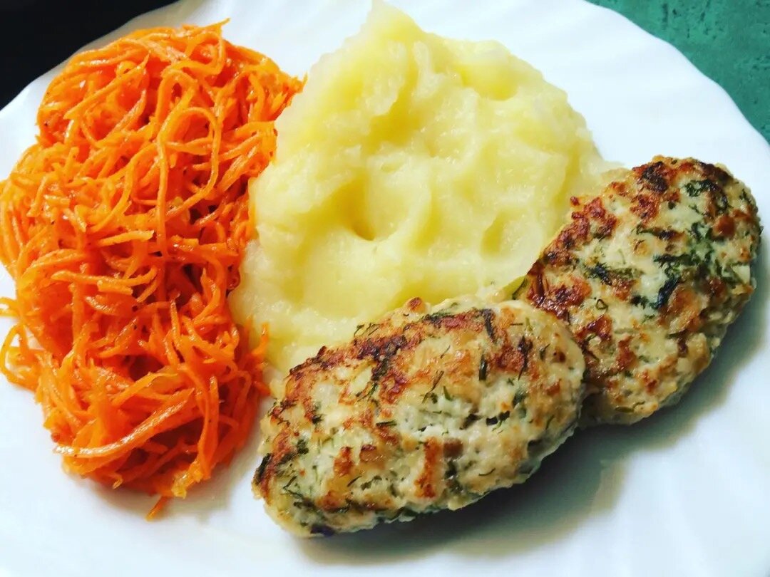 гарнир к котлетам. гарнир к рыбным котлетам. гарнир к котлетам мясным. гарнир к котлетам по киевски. гарнир к куриным котлетам.