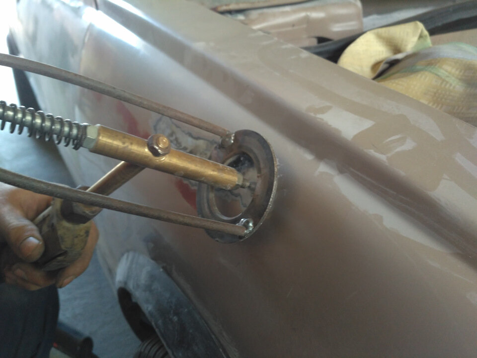 Как происходит рихтовка кузова автомобиля и что будет потом с отремонтированным местом